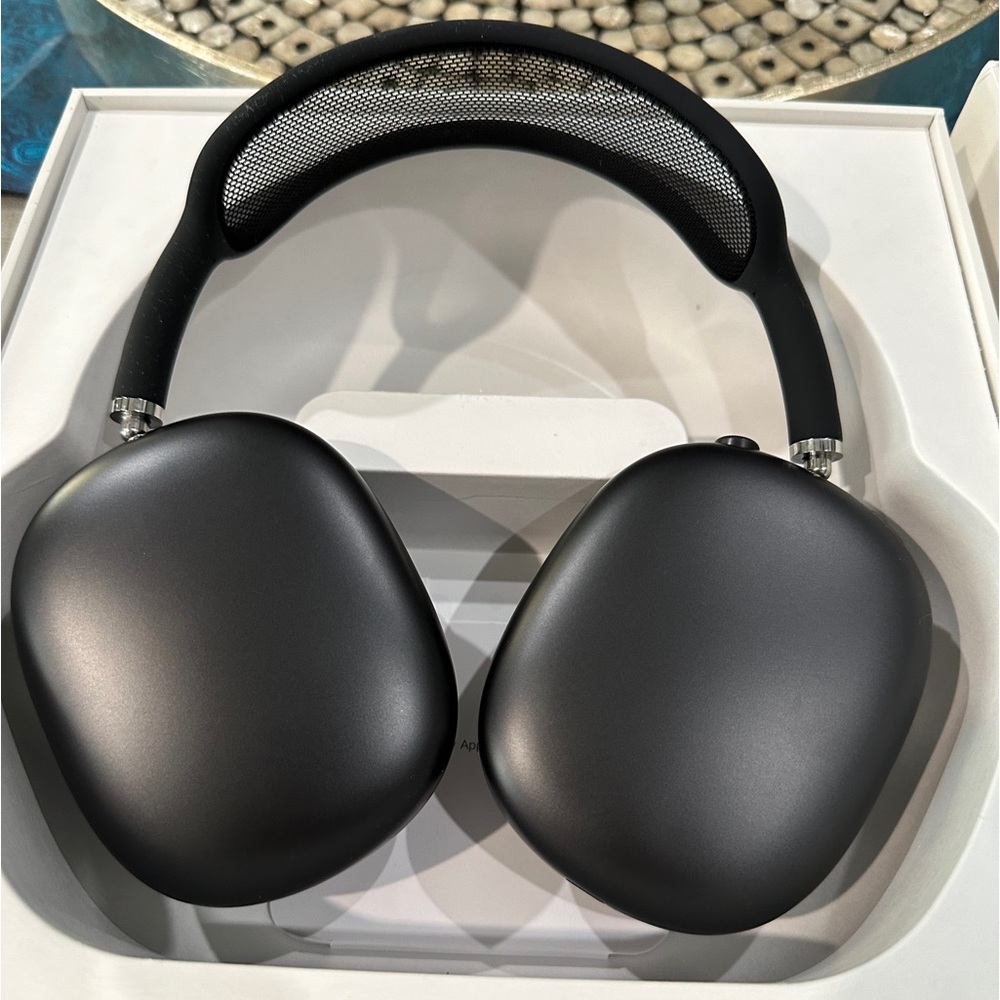Airpod max